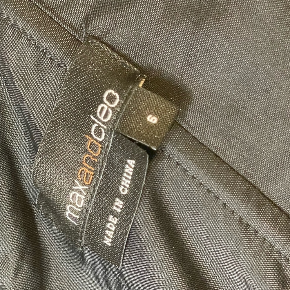 Size 6 Max and Cleo Formal Black Gown in excellent used condition. Worn once. - Picture 4 of 9